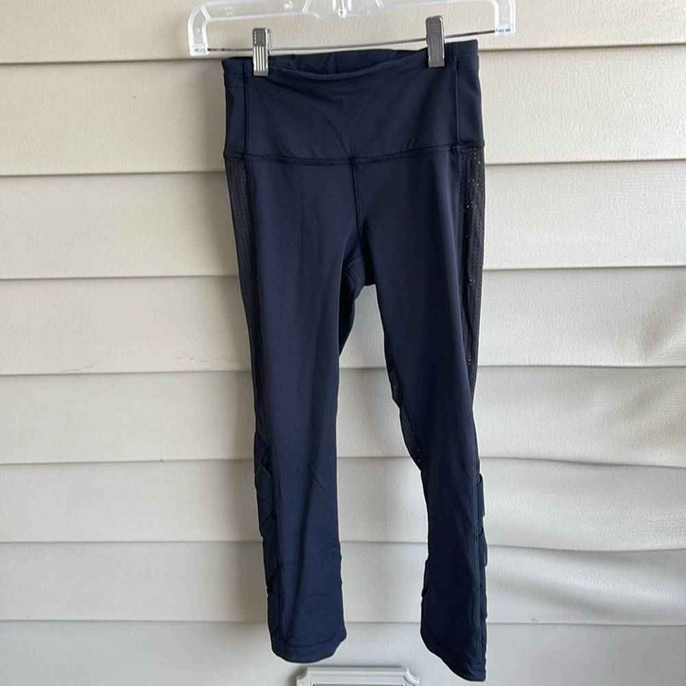 Lululemon Black Luxtreme Mesh Criss Cross Var-City Cropped Leggings Women's Sz 2
